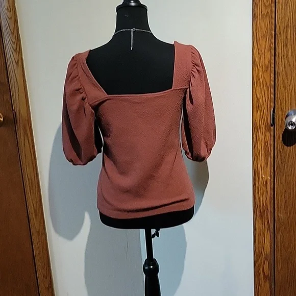 A New Day Top Size Medium - Picture 3 of 5